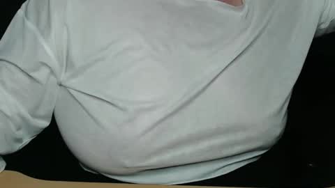 Snapshot of alyss_skye28 chatting on October 2025 01:17:02 AM Alyss Skye online show from October 2025 01:17:02 AM