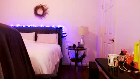 Alyssiaamorexo online show from July 2026 09:44:02 PM