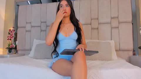 Snapshot of alysslender chatting on November 2025 11:22:01 AM Alys online show from November 2025 11:22:01 AM