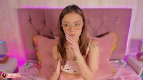 Alyy online show from April 2026 09:09:02 PM