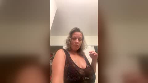 Snapshot of amadomindy chatting on June 2026 11:25:01 PM amadomindy online show from June 2026 11:25:01 PM