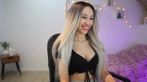 Amai  Liu online show from March 2025 07:11:02 PM