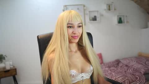Amai  Liu online show from September 2025 06:18:02 PM