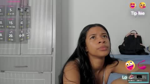 Snapshot of amaia_baez chatting on October 2025 08:37:02 PM AMAIA online show from October 2025 08:37:02 PM