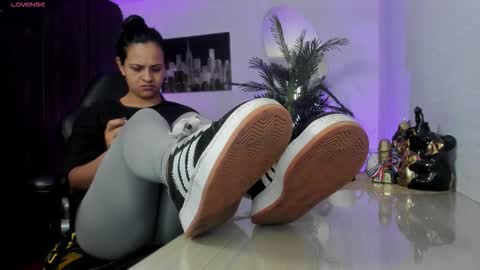 Snapshot of amaia_bushida chatting on October 2025 02:12:02 AM anny online show from October 2025 02:12:02 AM