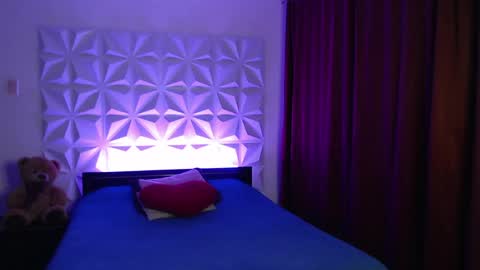 Amalett online show from April 2026 11:32:01 PM