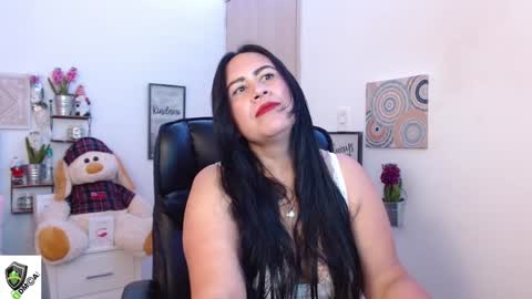 Snapshot of amalia_brunette chatting on December 2024 11:14:01 PM AMALIA online show from December 2024 11:14:01 PM