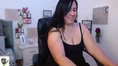 Snapshot of amalia_brunette chatting on December 2024 07:02:02 PM AMALIA online show from December 2024 07:02:02 PM