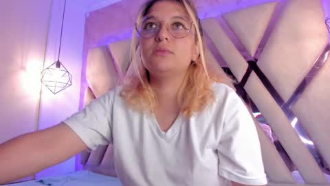 Amalia Im Back See you soon this January 7 at 10 pm Colombia time online show from January 2025 08:25:01 AM