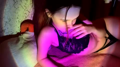 Amaliajess online show from April 2026 05:42:02 PM