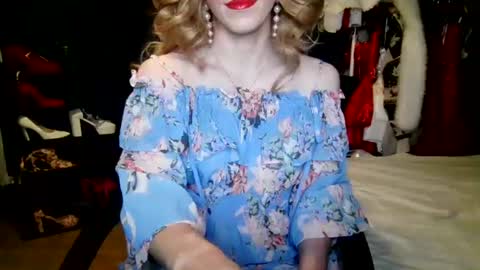 Snapshot of amaliecd chatting on July 2026 04:37:02 PM Amalie online show from July 2026 04:37:02 PM