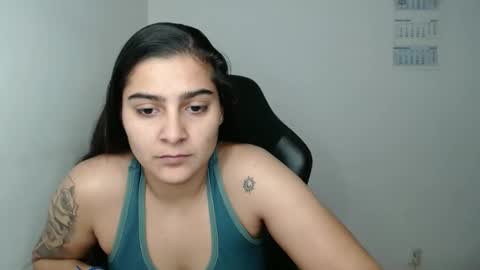 Snapshot of amanda5star chatting on November 2025 04:50:01 PM The queen of the biceps online show from November 2025 04:50:01 PM