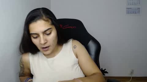 Snapshot of amanda5star chatting on November 2025 11:52:01 PM The queen of the biceps online show from November 2025 11:52:01 PM