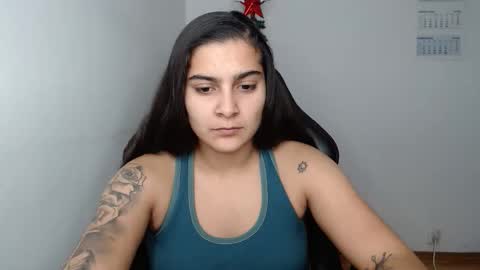 Snapshot of amanda5star chatting on December 2025 05:17:01 PM The queen of the biceps online show from December 2025 05:17:01 PM