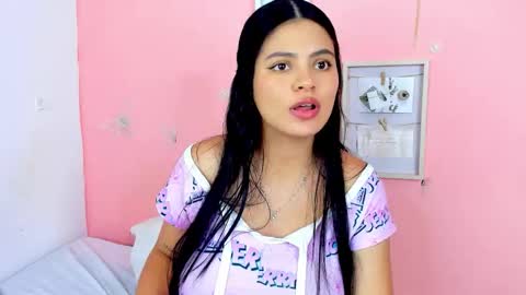 Snapshot of amanda_lorense chatting on November 2025 04:43:02 AM Thalia online show from November 2025 04:43:02 AM