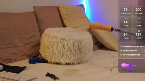 Snapshot of amanda_millf chatting on December 2024 07:36:01 PM Amanda I belong to Master James online show from December 2024 07:36:01 PM