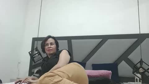 amanda_ramirez online show from April 2026 09:21:02 PM