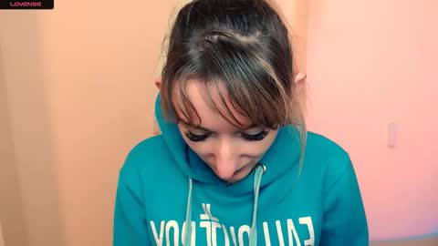 Amanda online show from November 2025 09:42:02 AM