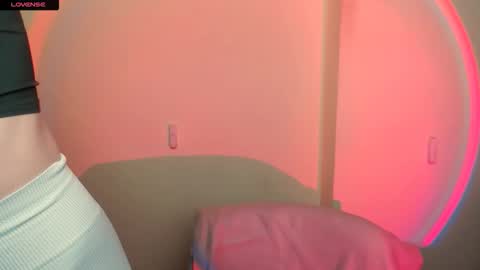 Amanda online show from November 2025 08:02:02 AM