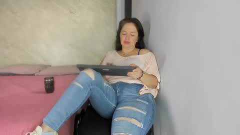 amara_luxe online show from November 2025 08:09:01 PM