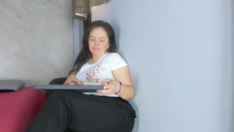 amara_luxe online show from November 2025 02:31:02 PM