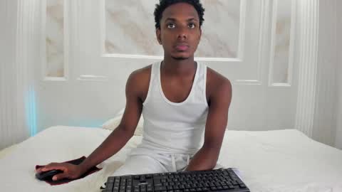 Amare online show from September 2025 08:00:02 PM