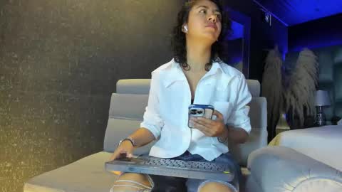 Emily online show from October 2025 11:19:01 AM