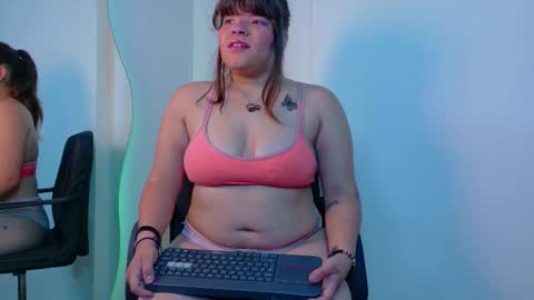 Snapshot of amarislenox__ chatting on November 2025 11:52:02 AM Amaris online show from November 2025 11:52:02 AM