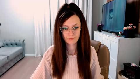 Snapshot of amazingeyes89 chatting on December 2024 03:05:02 PM Izza online show from December 2024 03:05:02 PM