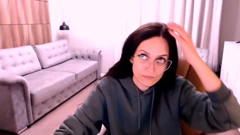 Snapshot of amazingeyes89 chatting on September 2025 09:46:02 AM Izza online show from September 2025 09:46:02 AM