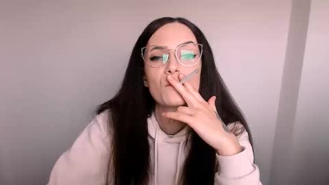 Snapshot of amazingeyes89 chatting on November 2025 08:15:02 AM Izza online show from November 2025 08:15:02 AM