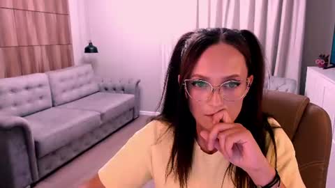 Snapshot of amazingeyes89 chatting on July 2026 02:13:01 PM Izza online show from July 2026 02:13:01 PM