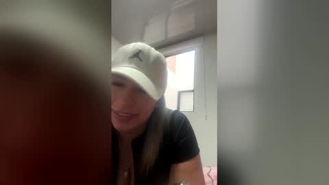 Snapshot of ambar_cortes chatting on February 2026 09:52:01 PM ambar_cortes online show from February 2026 09:52:01 PM