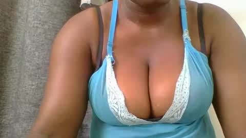 Snapshot of ambar_jasiri chatting on January 2025 09:52:01 AM Mia online show from January 2025 09:52:01 AM