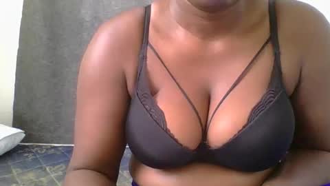 Snapshot of ambar_jasiri chatting on October 2025 11:29:02 AM Mia online show from October 2025 11:29:02 AM