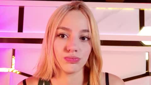 Snapshot of ambar_rosse25 chatting on November 2025 11:35:01 AM Julieta online show from November 2025 11:35:01 AM