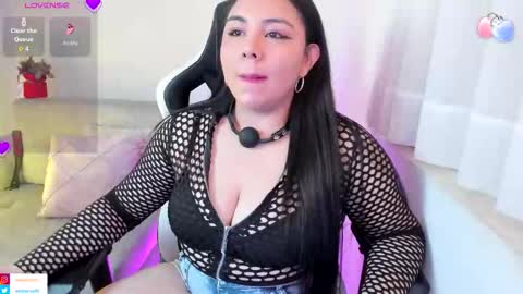 Snapshot of ambar_wells chatting on November 2025 06:07:01 PM ana online show from November 2025 06:07:01 PM