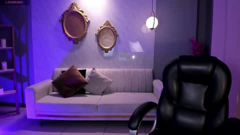 Ambar  online show from November 2025 11:53:02 AM