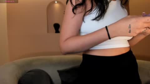 Snapshot of ambarjames_ chatting on June 2026 10:51:01 AM Ambar online show from June 2026 10:51:01 AM