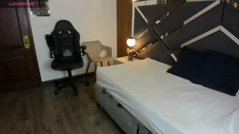 Ambar Ross online show from March 2026 01:44:01 PM