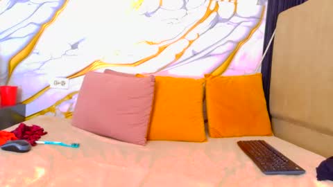 ambarsmit69 online show from March 2026 03:43:01 AM