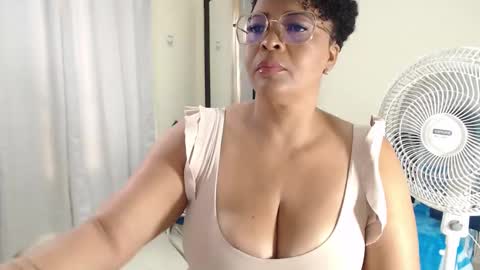 Snapshot of ambarsofhia chatting on February 2025 08:56:01 PM Amber Sofhia online show from February 2025 08:56:01 PM