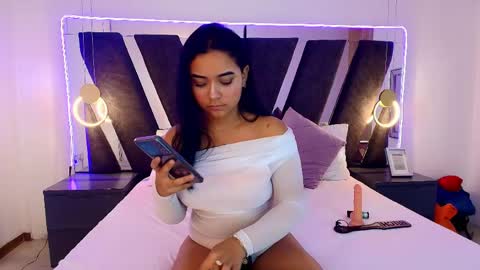 Snapshot of amber__jhonson_ chatting on June 2026 02:12:02 AM Amber online show from June 2026 02:12:02 AM