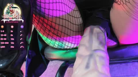 Snapshot of amber_blair chatting on December 2024 01:00:02 AM amber_blair online show from December 2024 01:00:02 AM