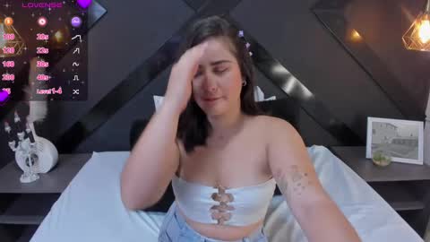 A M B E R online show from November 2025 12:28:01 PM