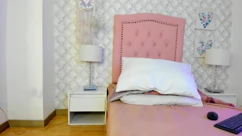 amber bonne online show from November 2025 09:03:02 PM