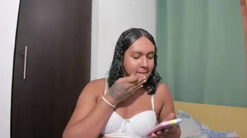 Snapshot of amber_lee20 chatting on December 2024 12:11:02 AM LUISA online show from December 2024 12:11:02 AM