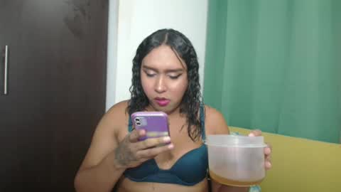 Snapshot of amber_lee20 chatting on January 2025 12:57:02 AM LUISA online show from January 2025 12:57:02 AM