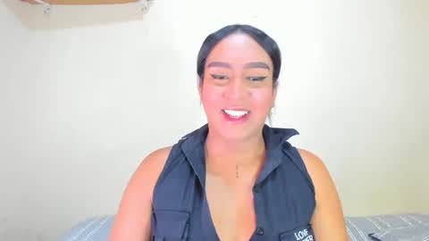 Snapshot of amber_lee20 chatting on September 2025 06:40:02 PM LUISA online show from September 2025 06:40:02 PM