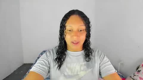 Snapshot of amber_lee20 chatting on September 2025 07:39:01 PM LUISA online show from September 2025 07:39:01 PM